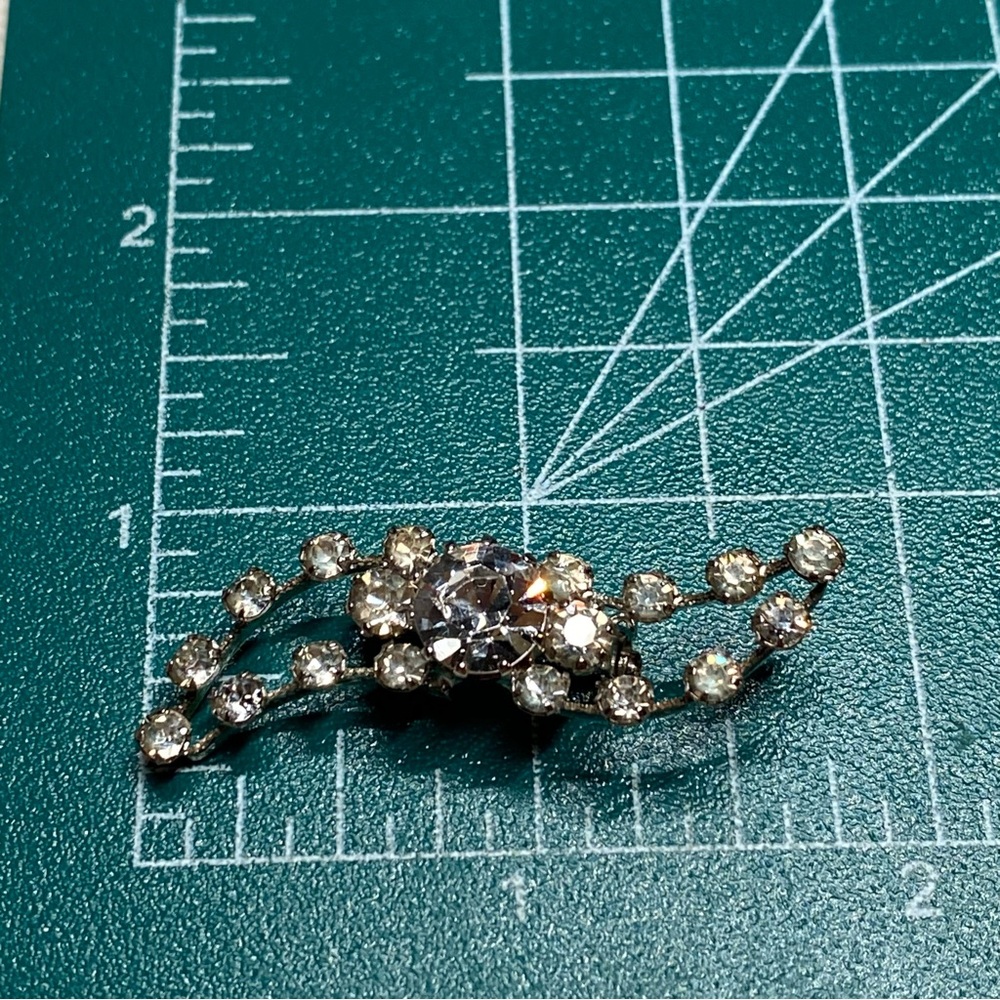 Brilliant Crystal Clear Rhinestone Bar Brooch/Pin- Silver Tone - Picture 6 of 8